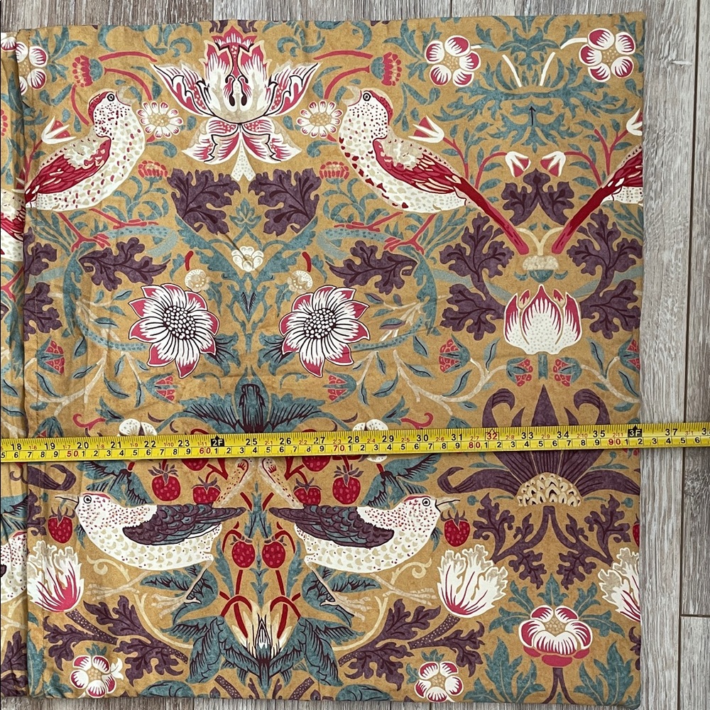 William Morris King Shams Set 2 Strawberry Thief Design Beige Quilted - Picture 9 of 11
